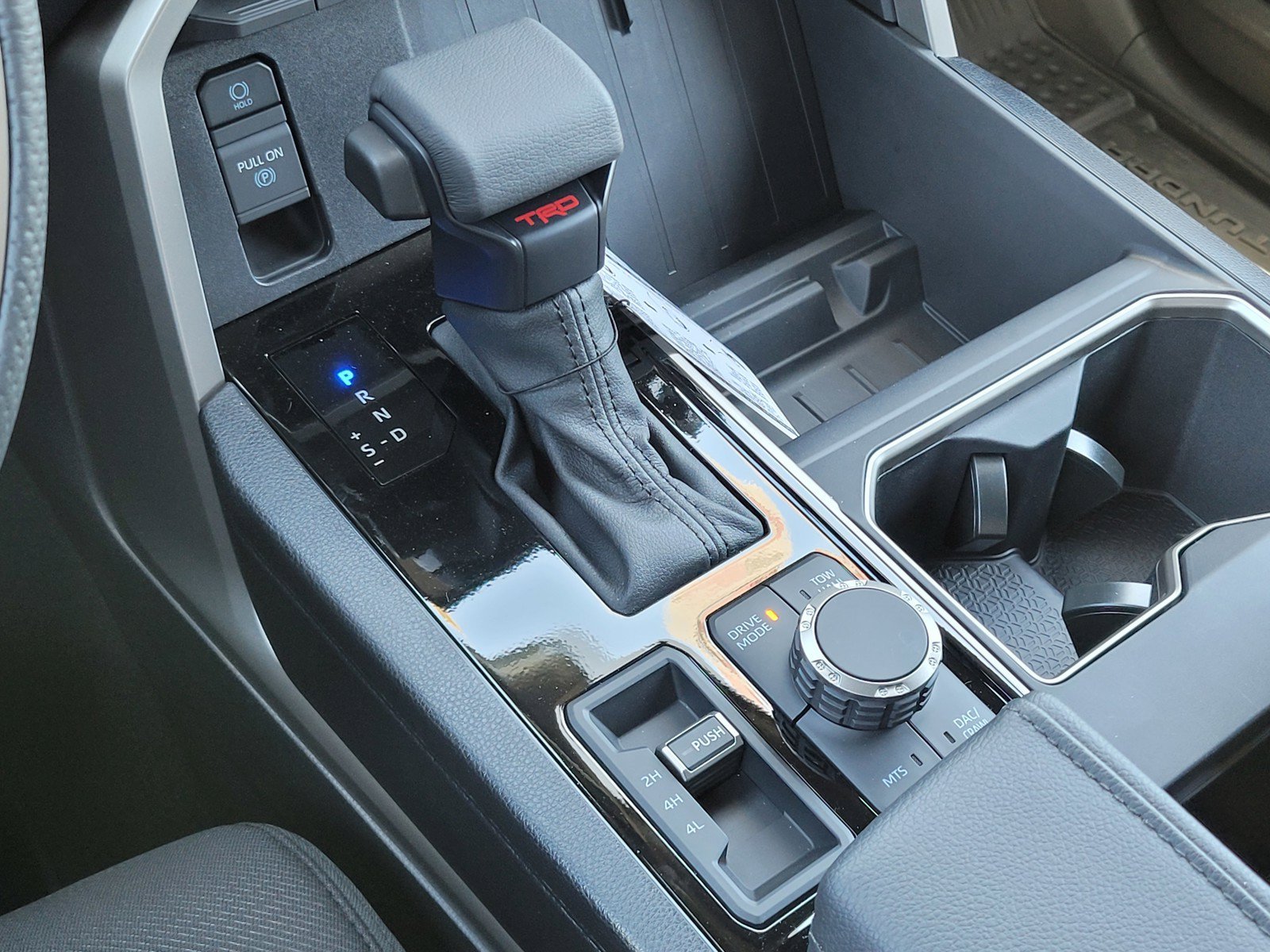 2026 Toyota Tundra SR5 - Photo 10