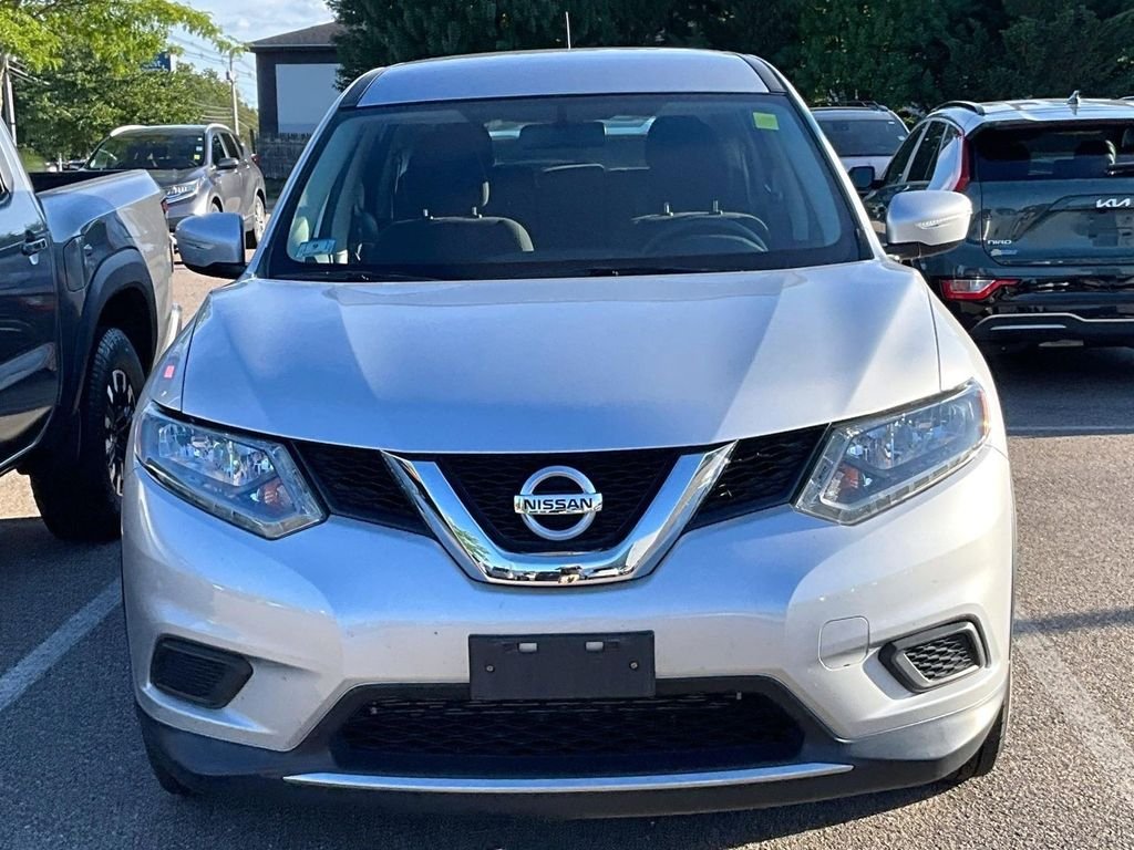 Used 2015 Silver Nissan S image 2