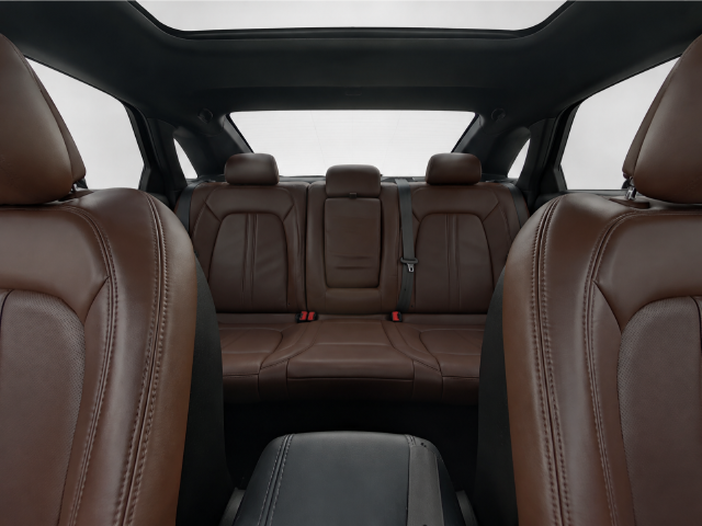 Used 2018 White Lincoln Reserve image 16