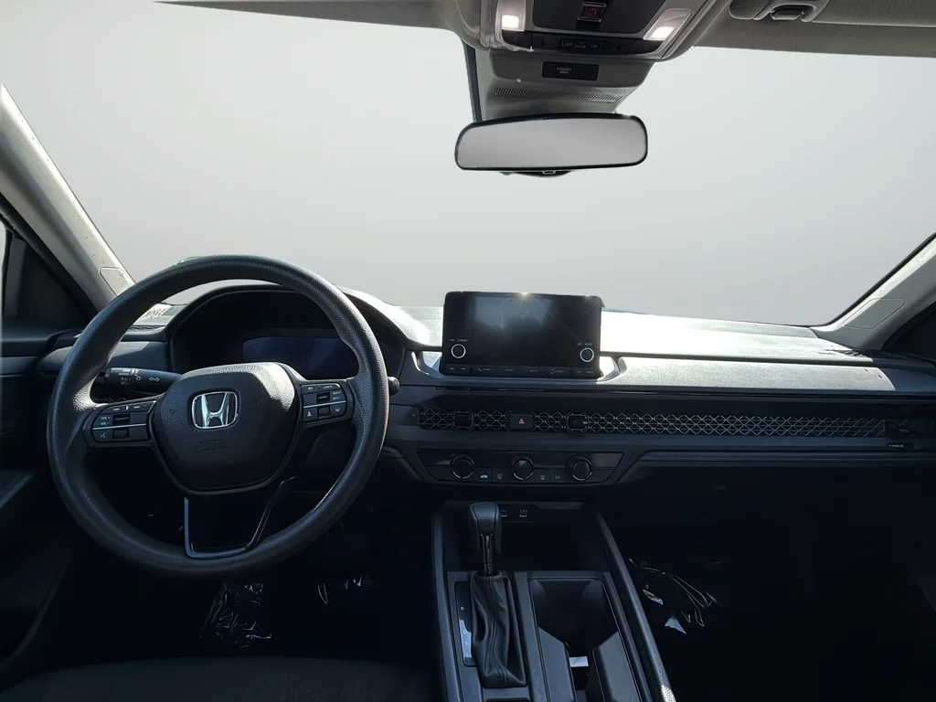 Used 2024  Honda LX image 11