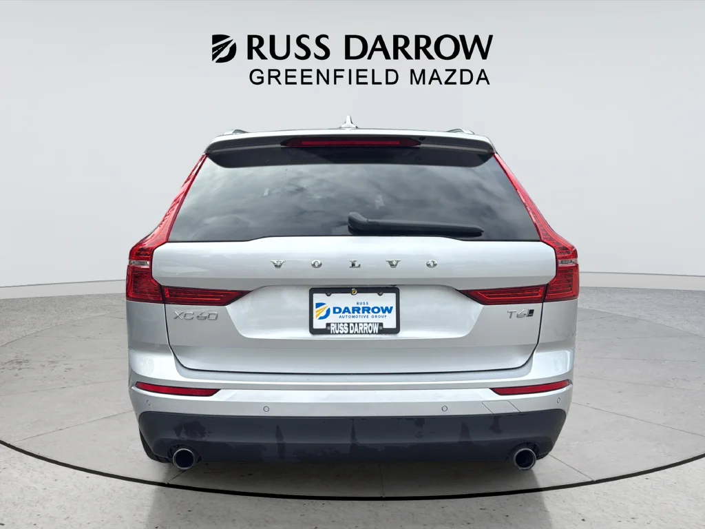Used 2020 Silver Volvo T6 Momentum image 4