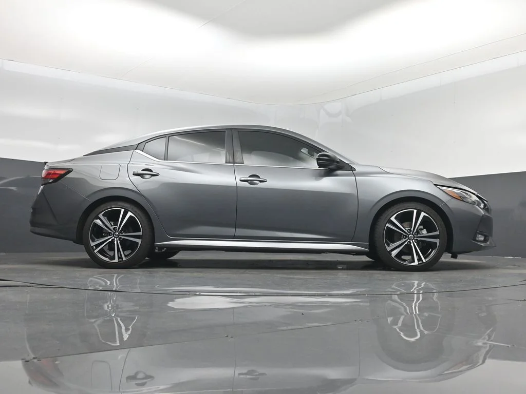 Used 2022 Gray Nissan SR image 16