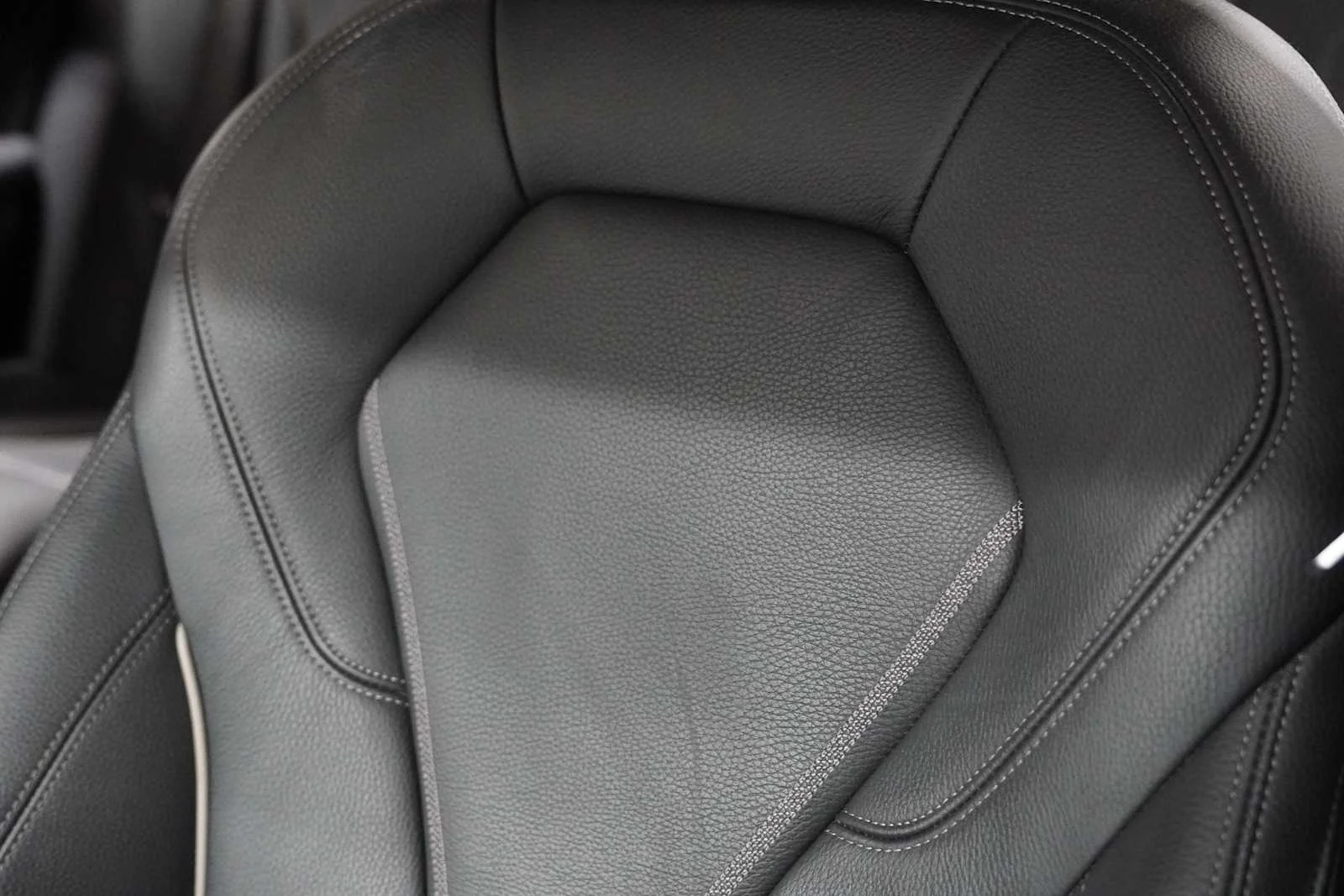 Used 2019 Black Sapphire Metallic BMW 540i xDrive image 12