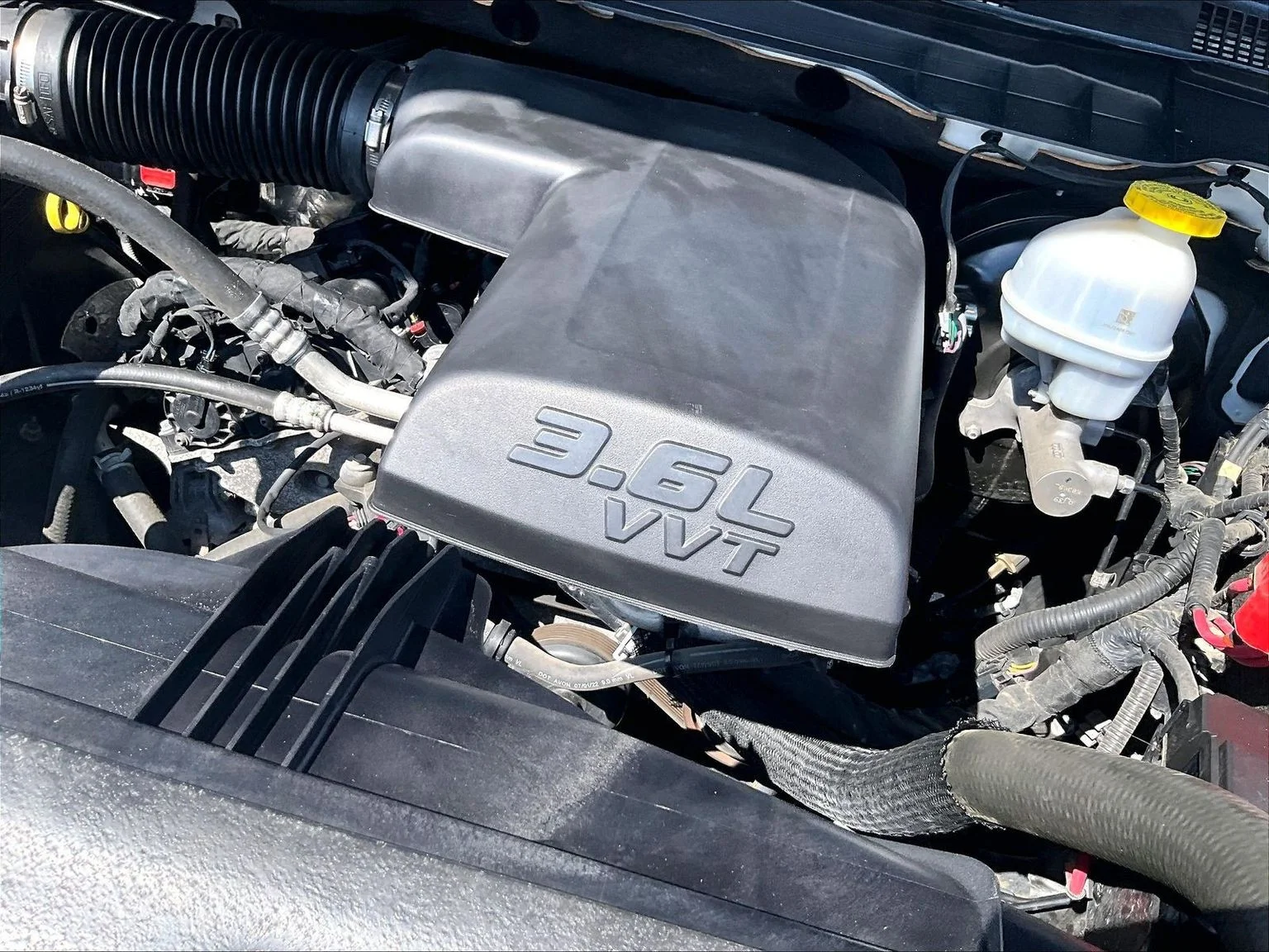 Used 2022 White Ram SLT image 36