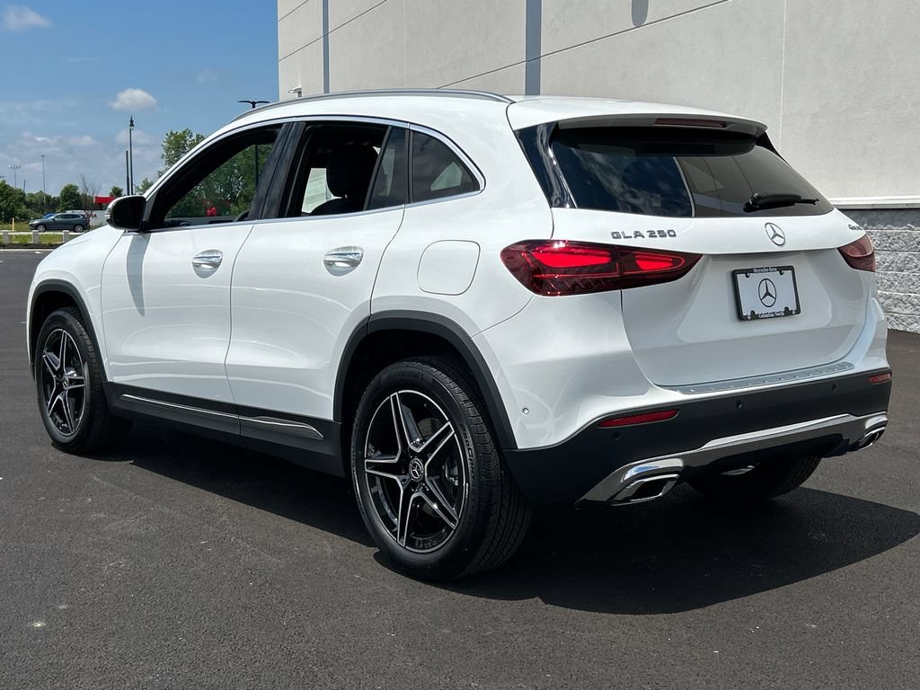New 2026 Polar White Mercedes-Benz GLA250 image 42