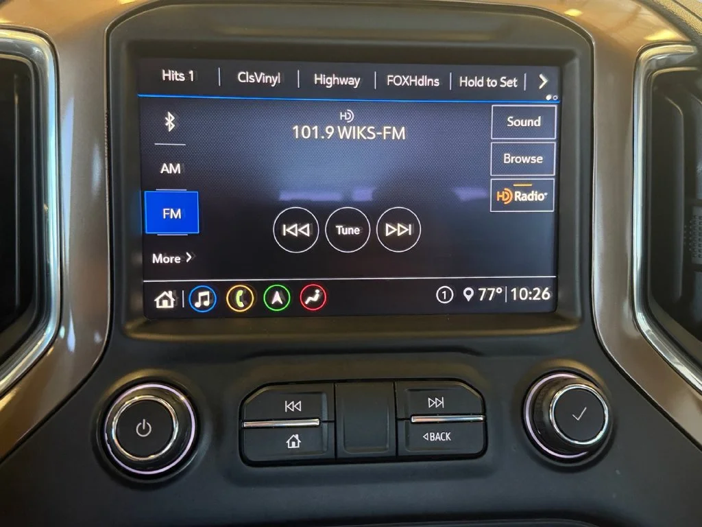 Used 2020 White Chevrolet High Country image 21