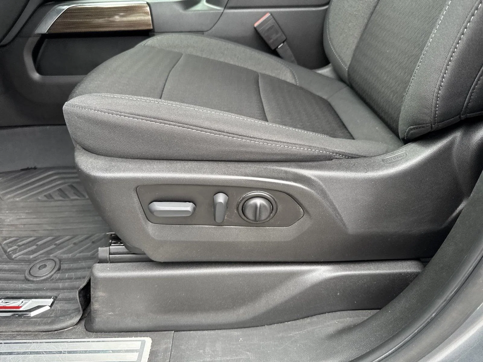 Used 2021 SATIN STEEL METALLIC Chevrolet RST image 11