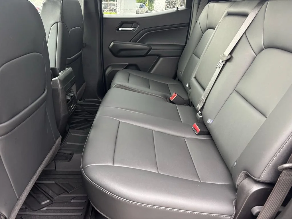 New 2026 Onyx Black GMC Elevation image 15