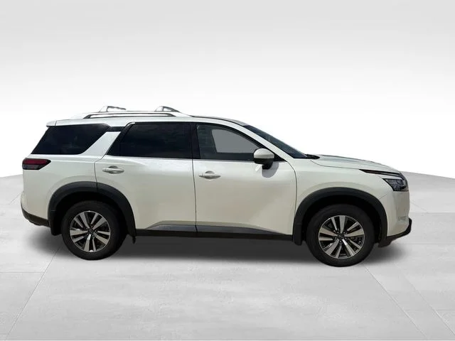 Used 2023 White Nissan SL image 7
