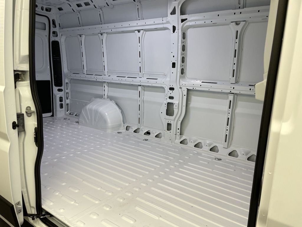 New 2026 Bright White Clear-Coat Exterior Paint RAM High Roof image 4