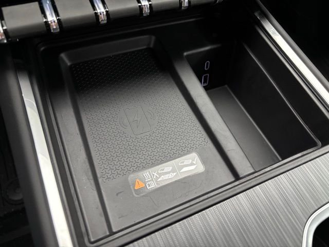 New 2026 Summit White GMC Elevation image 33