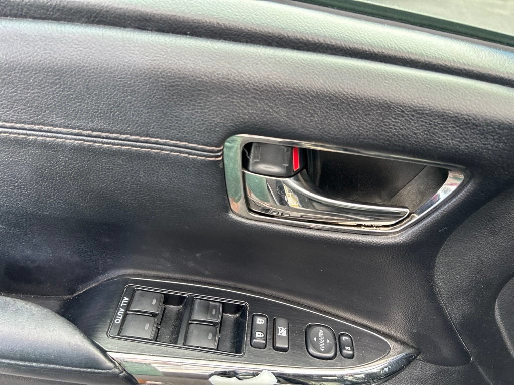 Used 2013 Magnetic Gray Metallic Toyota XLE image 18