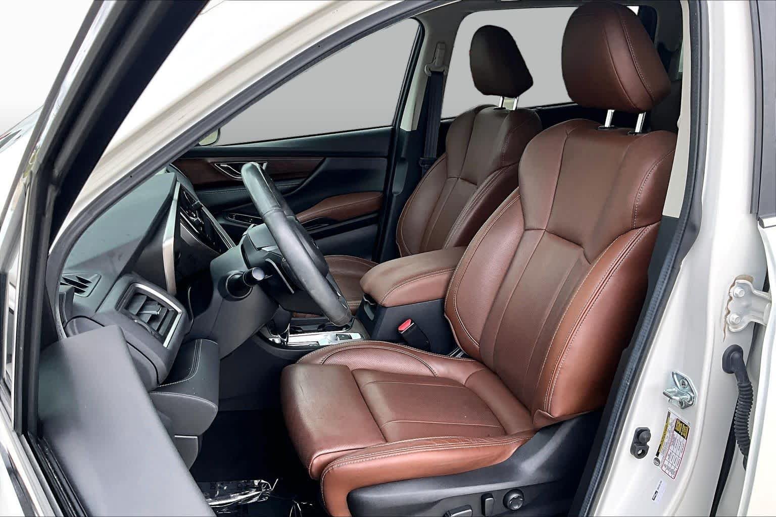Used 2025 Crystal White Pearl Subaru Touring image 8