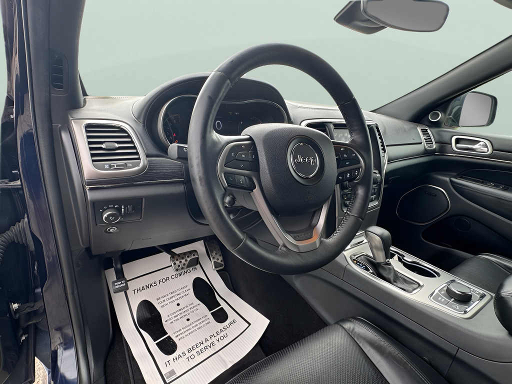 Used 2018 Blue Jeep Overland image 9