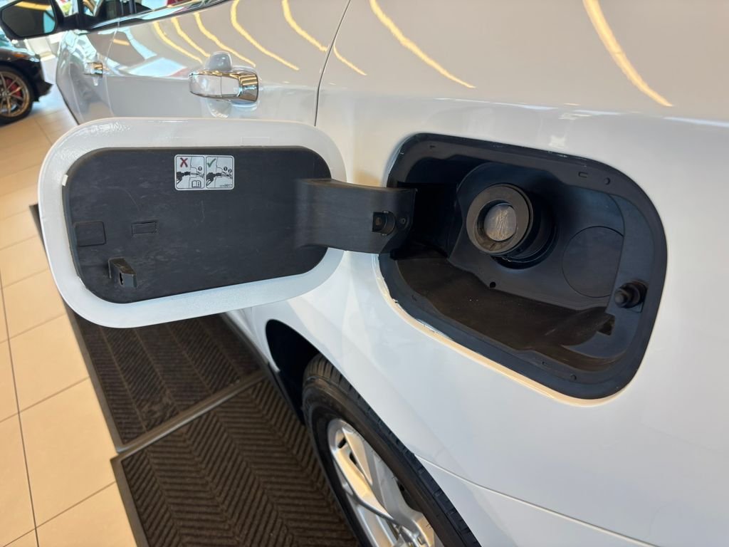 Used 2021 Summit White Chevrolet Premier image 28