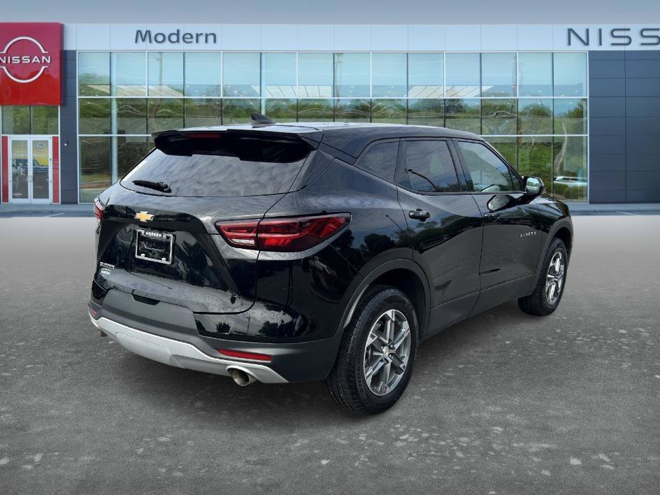 Used 2025 Black Chevrolet LT image 5