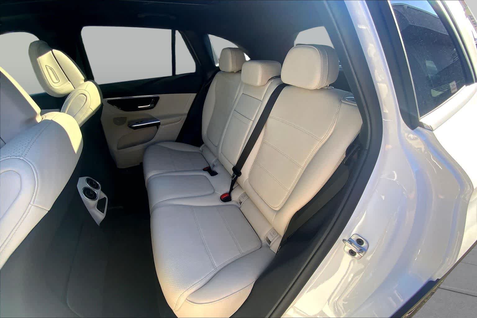 Certified Used 2026 Polar White Mercedes-Benz GLC 300 image 20