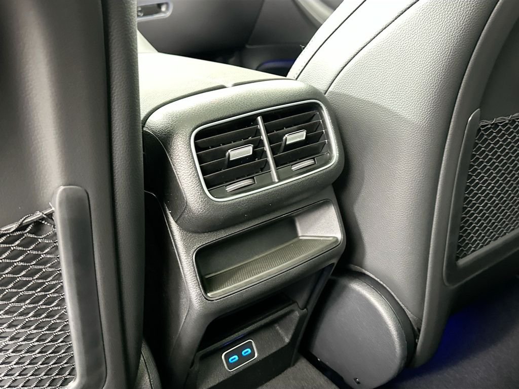 New 2026 MANUFAKTUR Moonlight White Magno Mercedes-Benz GLE 450 image 27