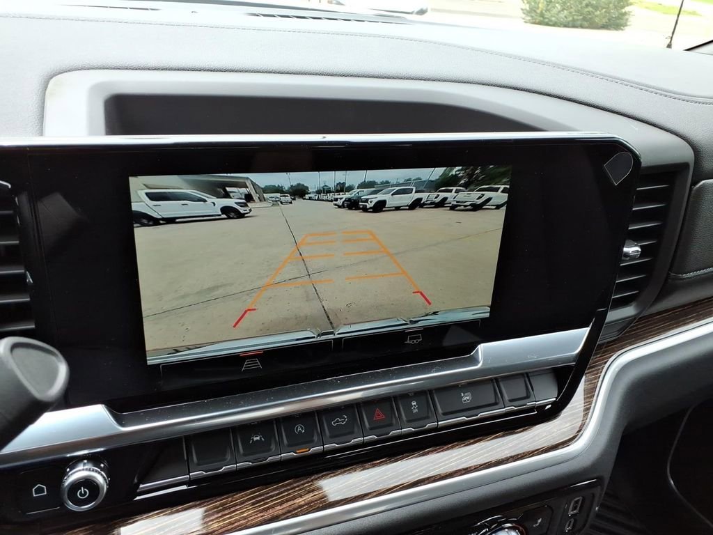 New 2026 Summit White GMC SLE image 15