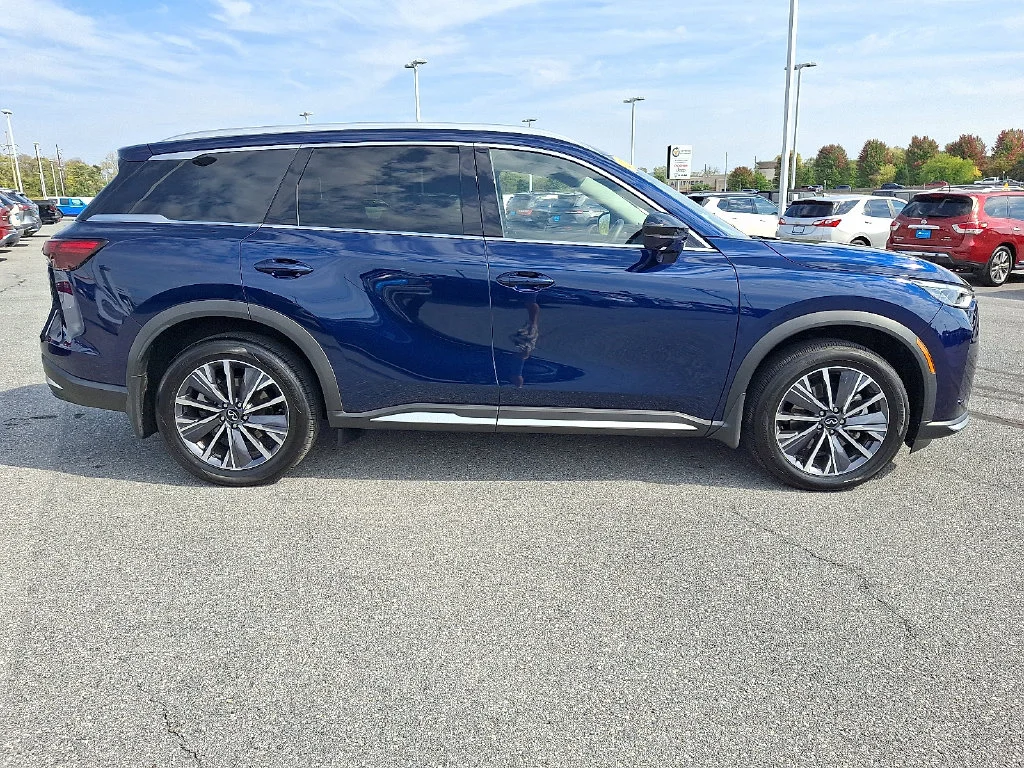 Used 2026 Blue INFINITI LUXE image 8