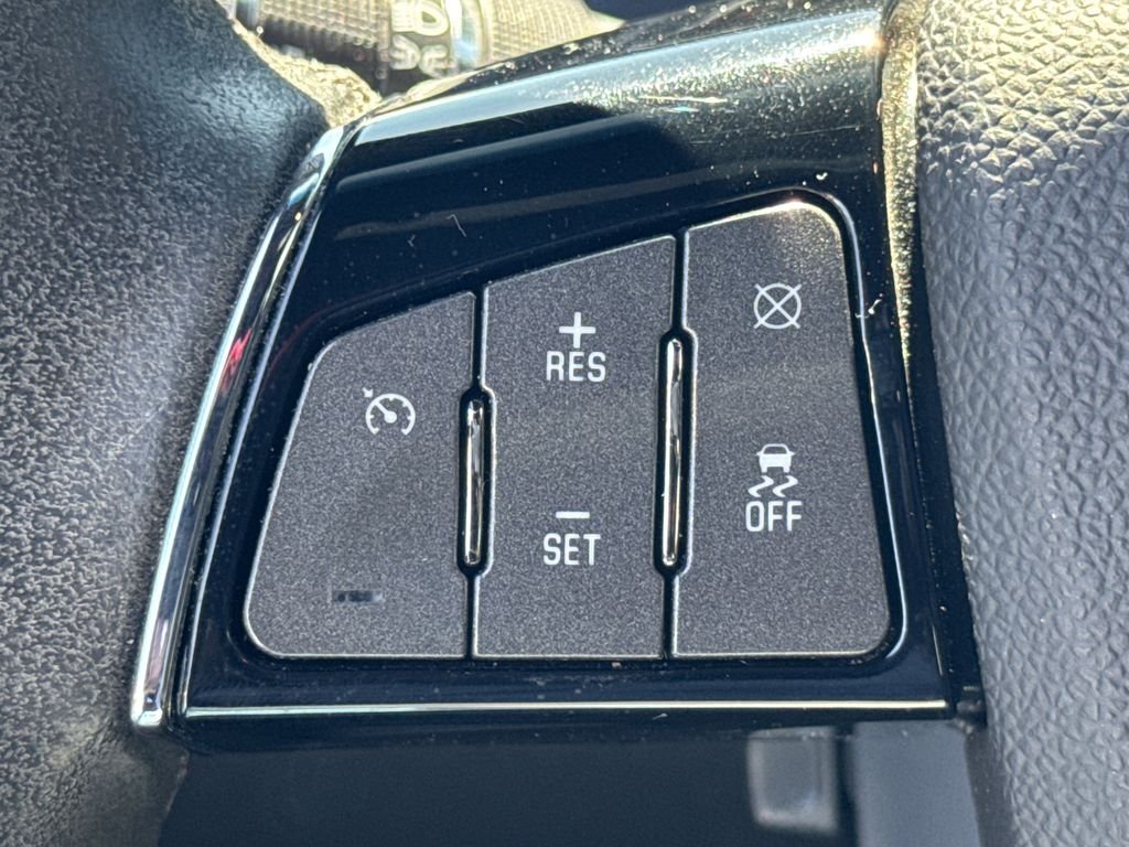 Used 2015 White Cadillac Base image 19