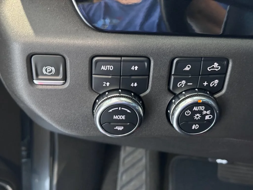 2023 GMC Sierra 1500 SLT - Photo 27
