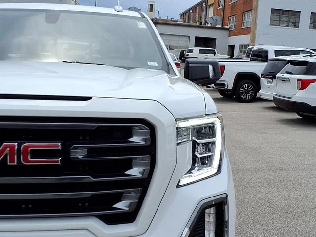 Used 2022 Summit White GMC AT4 image 23