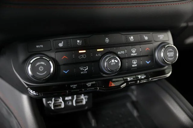 2025 Dodge Durango R/T - Photo 11