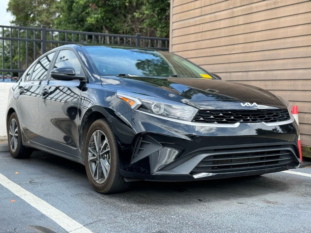 2023 Kia Forte LXS AT's photo