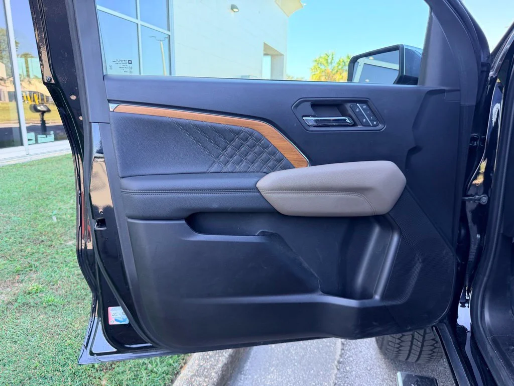 Used 2024 Black GMC Denali image 10