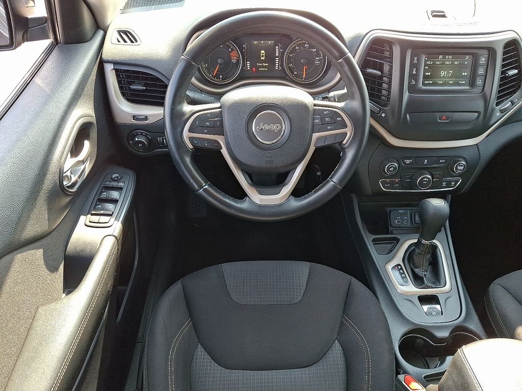 Used 2016 Black Jeep Latitude image 12