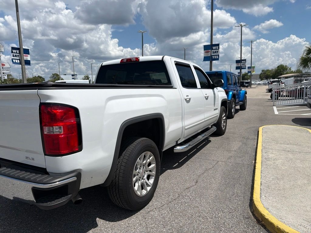 Used 2018 White GMC SLE image 4