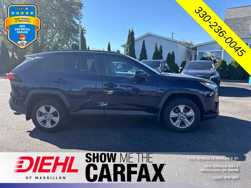Used 2023  Toyota XLE image 2