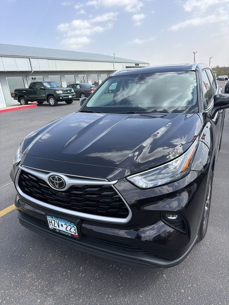 2022 Toyota Highlander XLE 4x4 V6's photo
