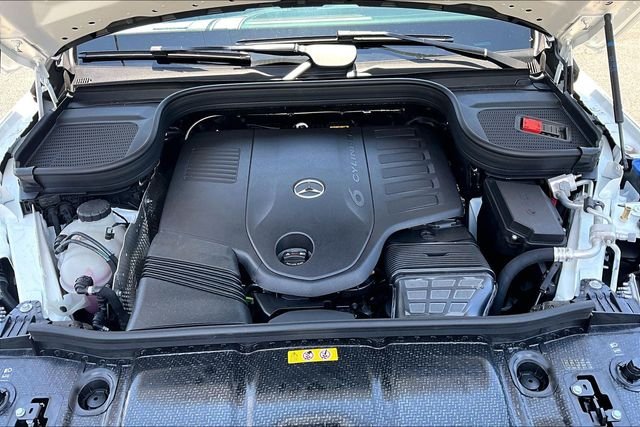 New 2026 Polar White Mercedes-Benz GLS 450 image 9