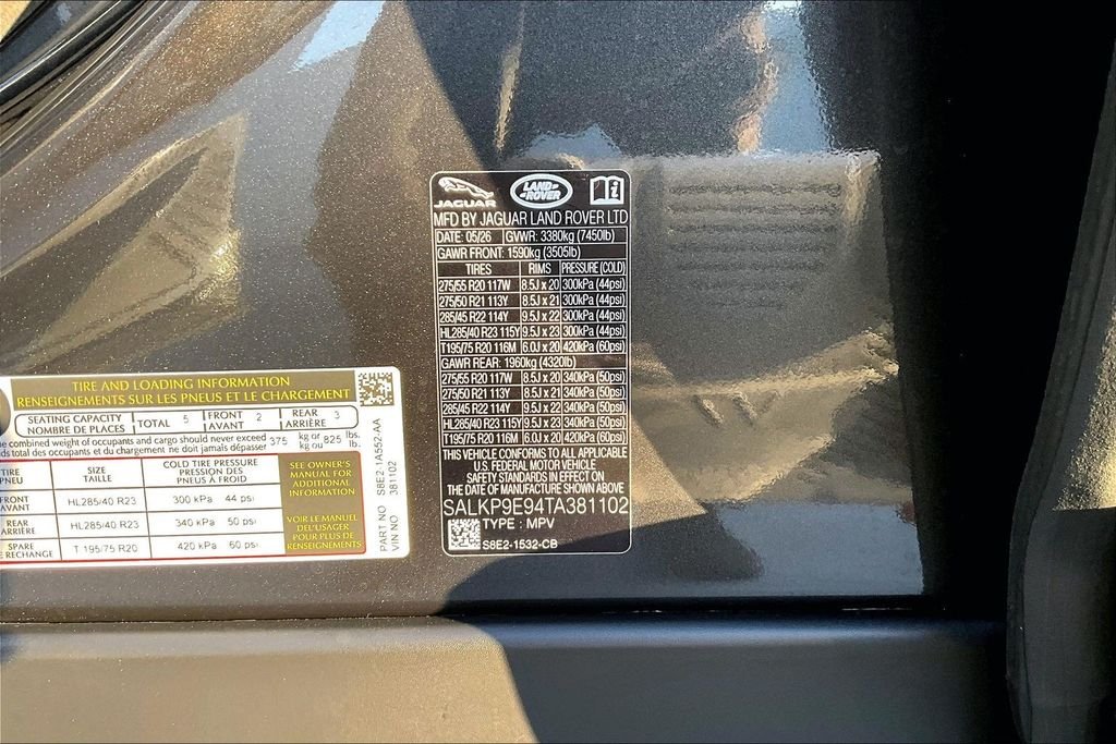 New 2026 CARPATHIAN GREY Land Rover SE image 8