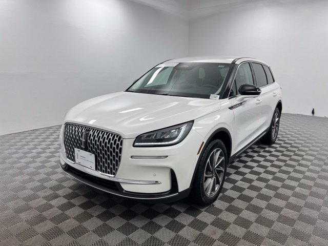 Used 2023 Pristine White Lincoln Standard image 2
