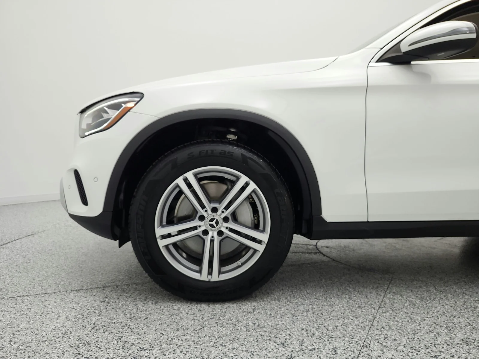 Used 2021 Polar White Mercedes-Benz GLC 300 image 17