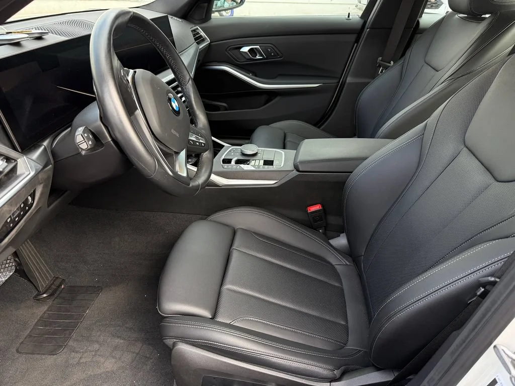 Used 2024  BMW NA image 13