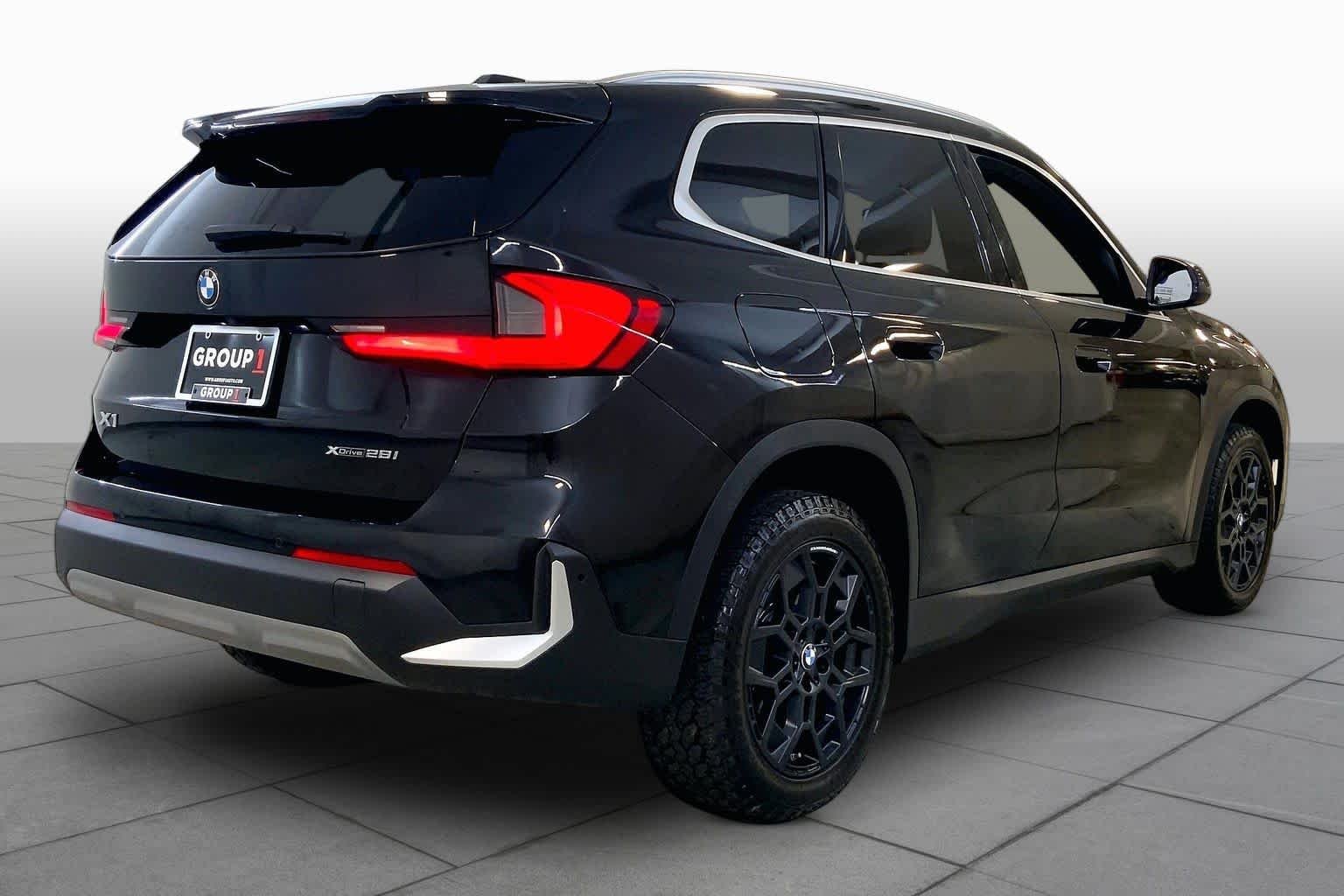Used 2023 Black Sapphire Metallic BMW xDrive28i image 12