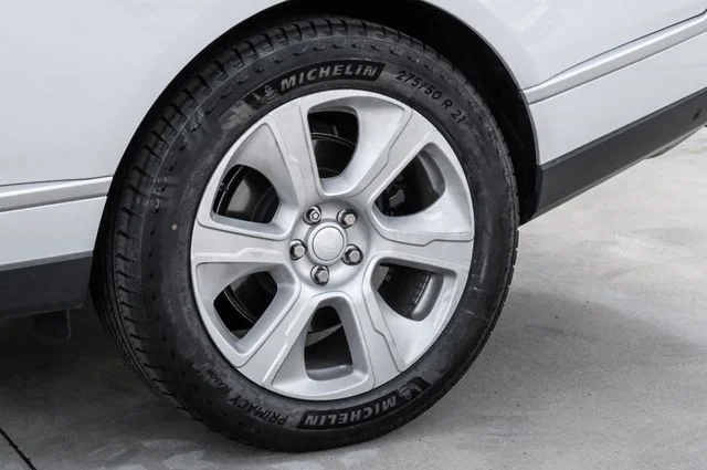 Used 2019 White Land Rover 5.0L V8 Supercharged image 68