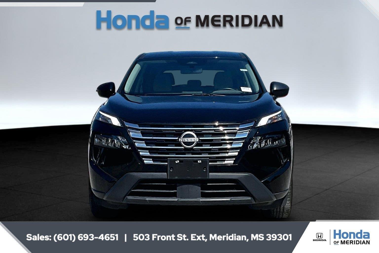 Used 2025 Super Black Nissan SV image 2