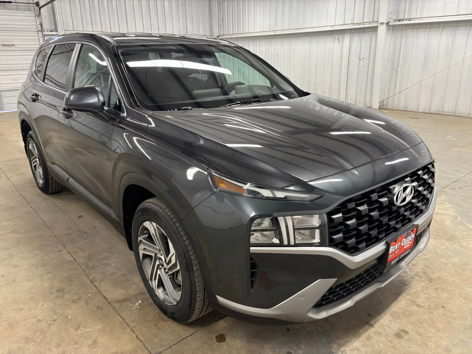 Used 2023 Gray Hyundai SE image 1