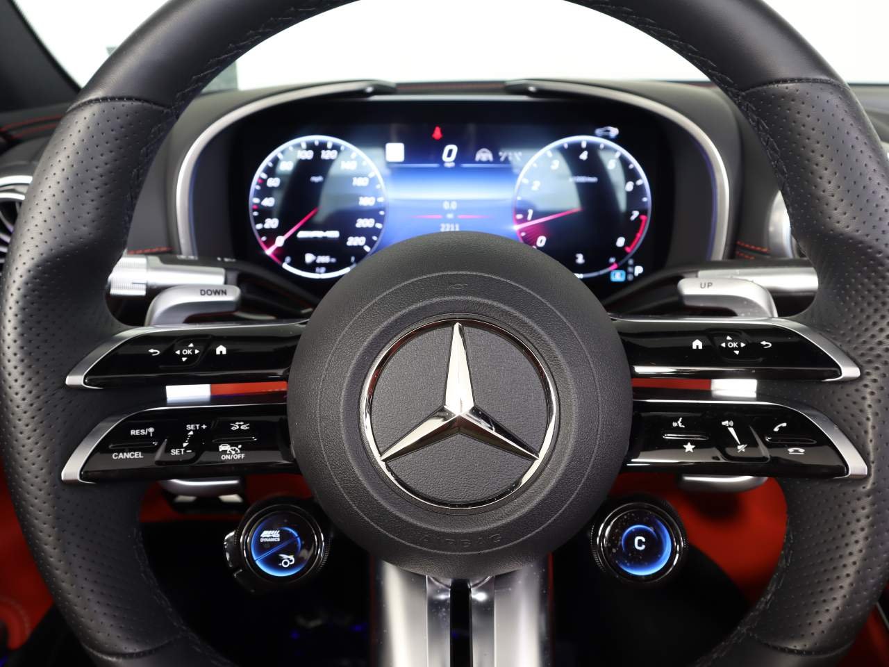 Used 2022 MANUFAKTUR Moonlight White Metallic Mercedes-Benz AMG® SL 63 image 13