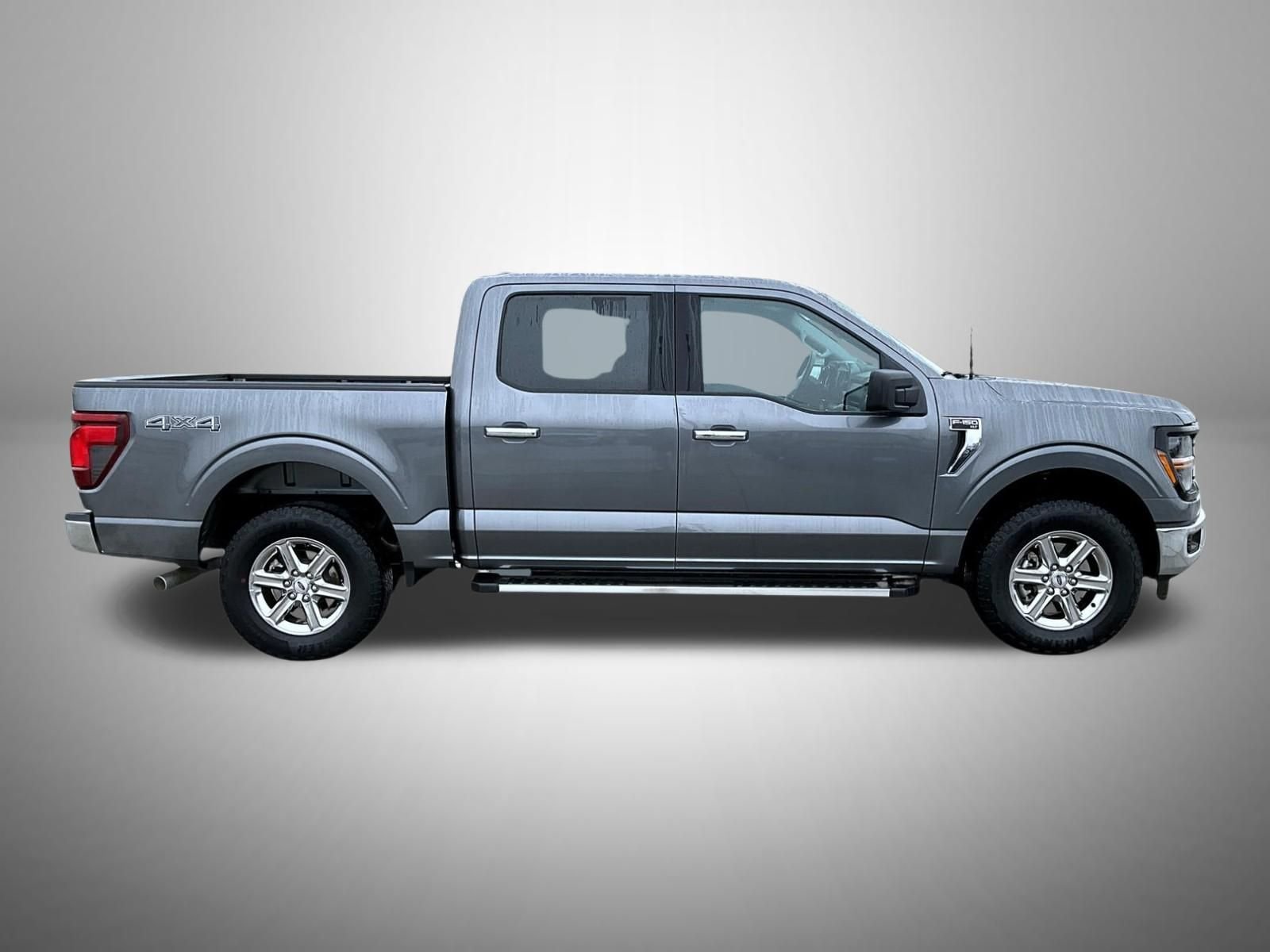 Used 2025 Gray Ford XLT image 4