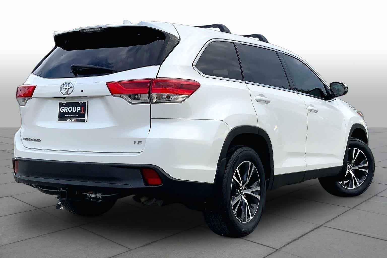 Used 2019 Blizzard Pearl Toyota LE image 12