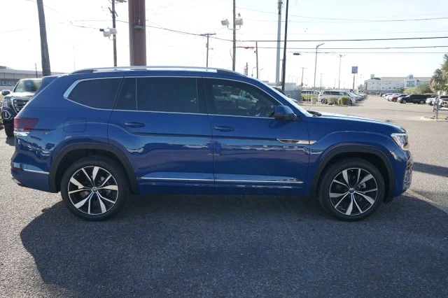 New 2025 R3R3 Mountain Lake Blue Volkswagen 2.0T SEL Premium R-Line image 4