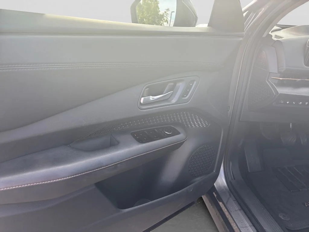 Used 2023 Gray Nissan ENGAGE image 17