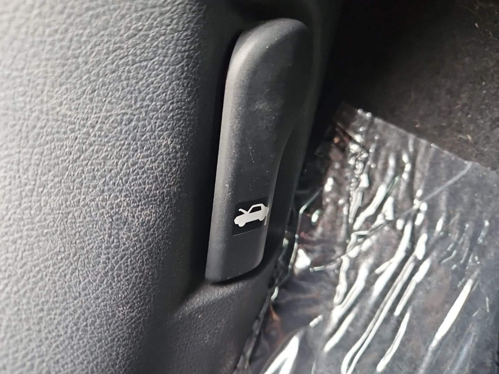 Used 2022 Silver Nissan S image 37