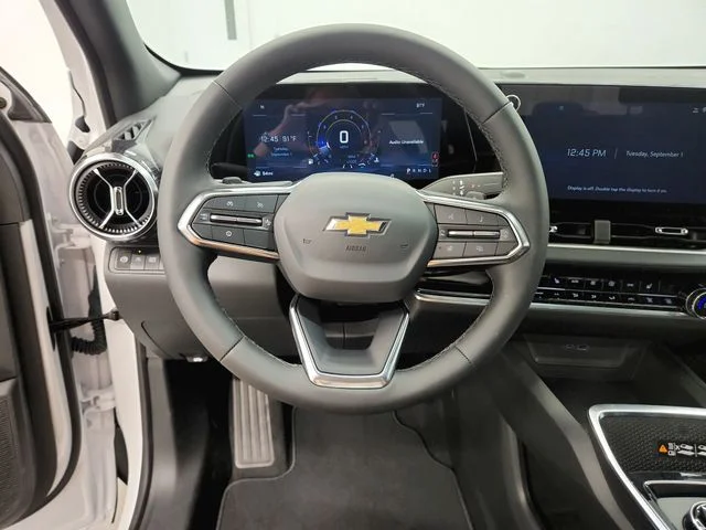 New 2027 White Chevrolet LT image 33